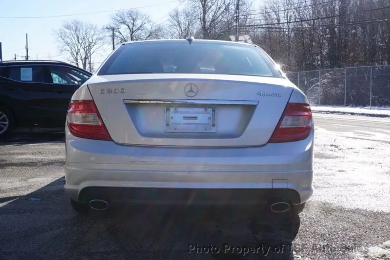2011 Mercedes-Benz W204 C-Class - Image 6 of 12