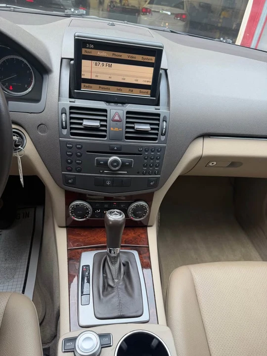 2011 Mercedes-Benz W204 C-Class - Image 13 of 15