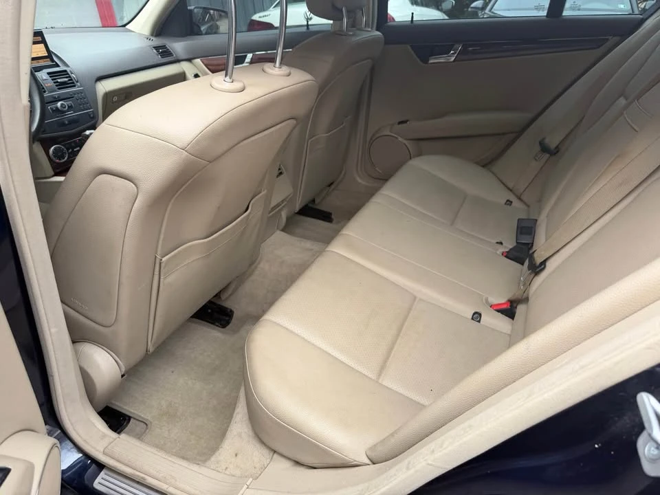 2011 Mercedes-Benz W204 C-Class - Image 10 of 15