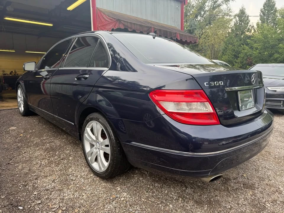 2011 Mercedes-Benz W204 C-Class - Image 4 of 15