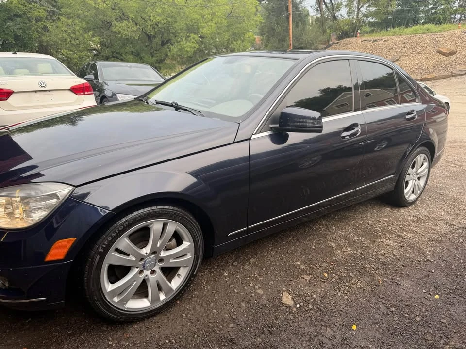 2011 Mercedes-Benz W204 C-Class - Image 3 of 15