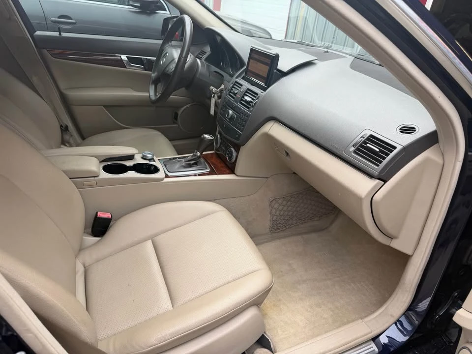 2011 Mercedes-Benz W204 C-Class - Image 12 of 15