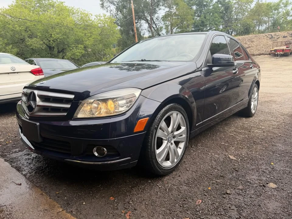 2011 Mercedes-Benz W204 C-Class - Image 2 of 15