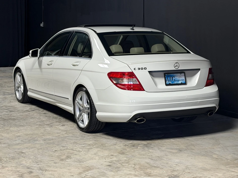 2011 Mercedes-Benz W204 C-Class - Image 15 of 31