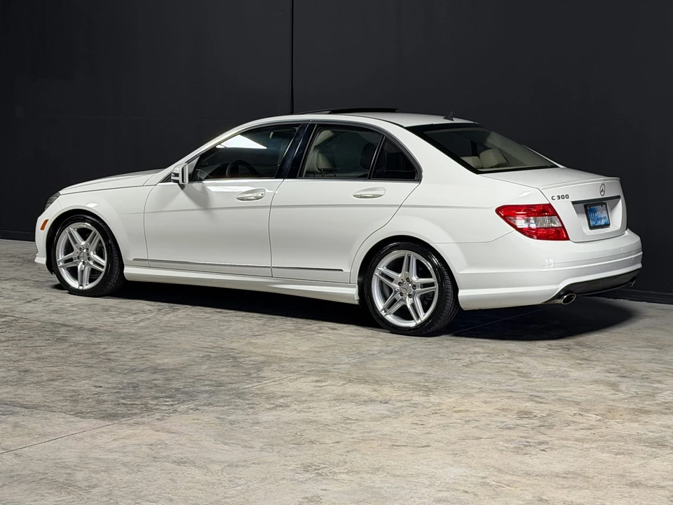 2011 Mercedes-Benz W204 C-Class - Image 17 of 31