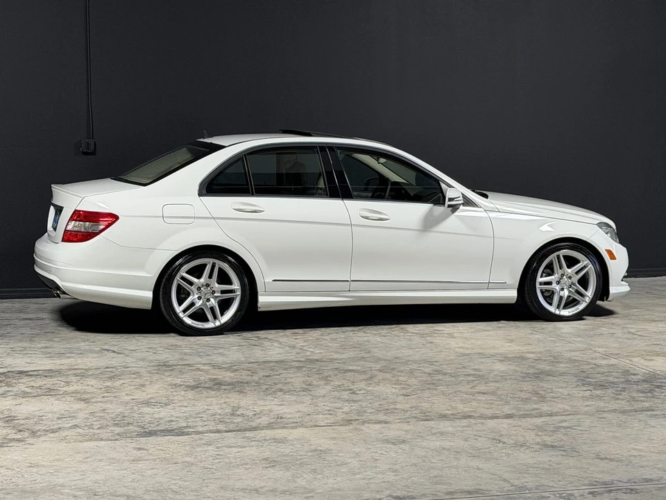 2011 Mercedes-Benz W204 C-Class - Image 10 of 31