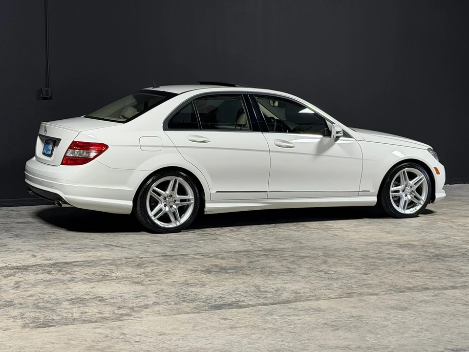 2011 Mercedes-Benz W204 C-Class - Image 11 of 31