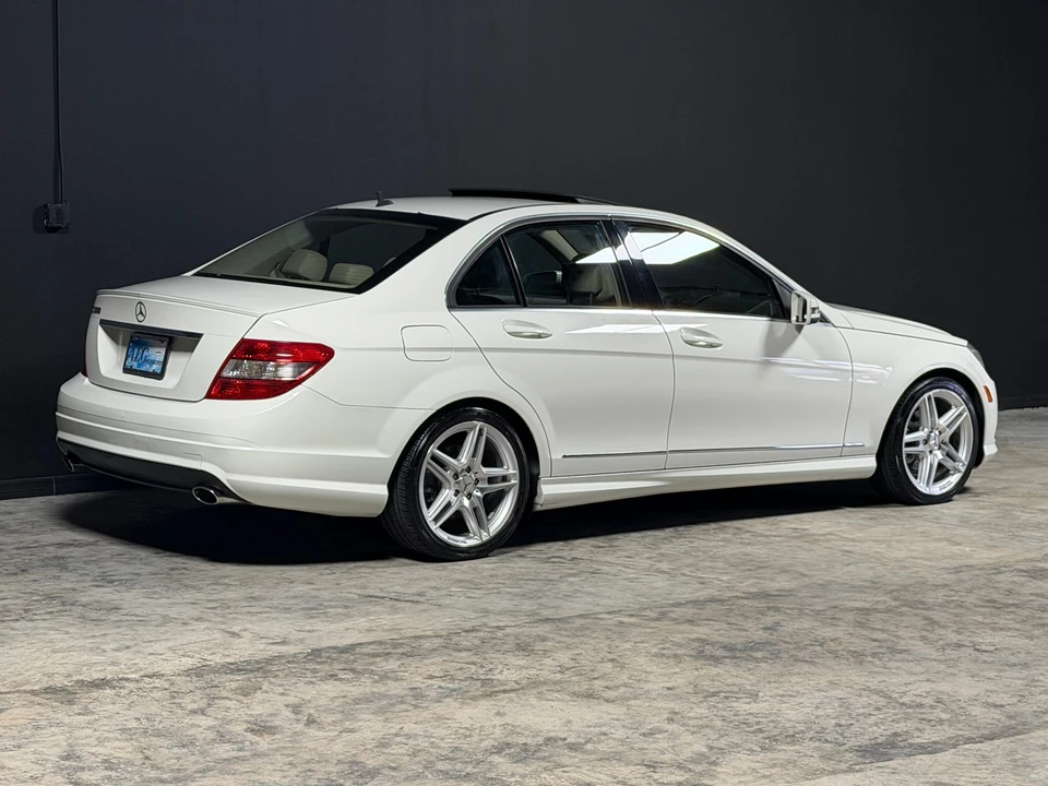2011 Mercedes-Benz W204 C-Class - Image 12 of 31