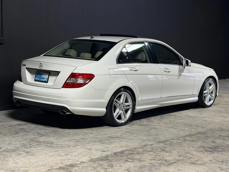 2011 Mercedes-Benz W204 C-Class - Image 13 of 31