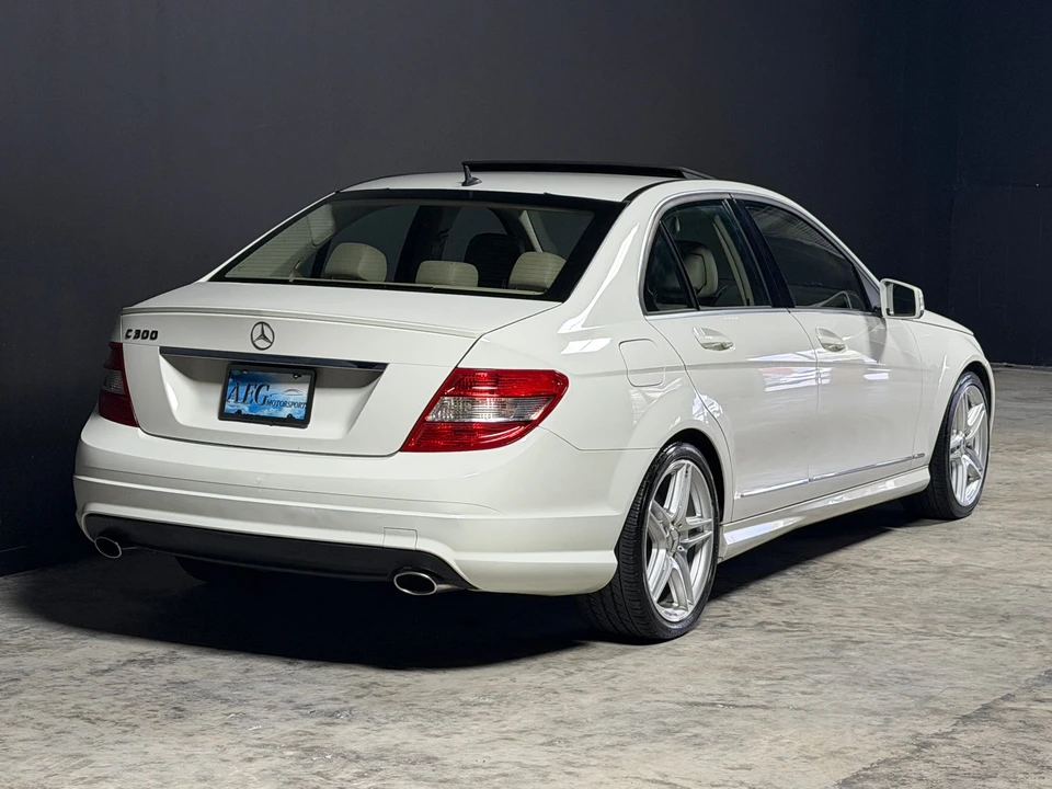 2011 Mercedes-Benz W204 C-Class - Image 14 of 31