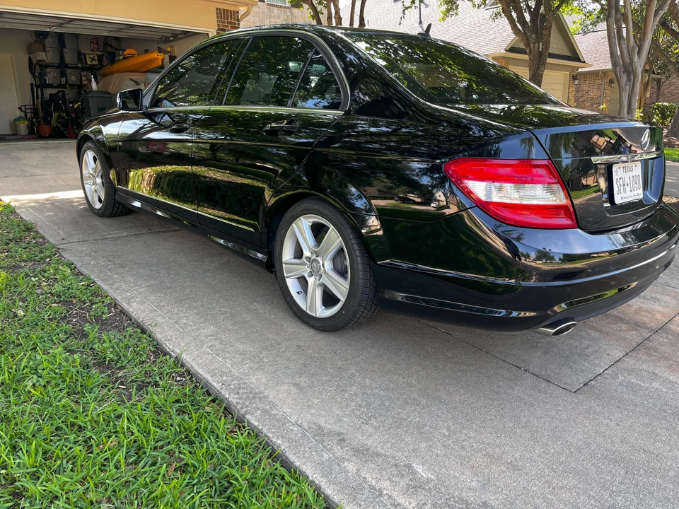 2011 Mercedes-Benz W204 C-Class - Image 15 of 25