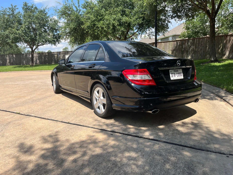 2011 Mercedes-Benz W204 C-Class - Image 16 of 25
