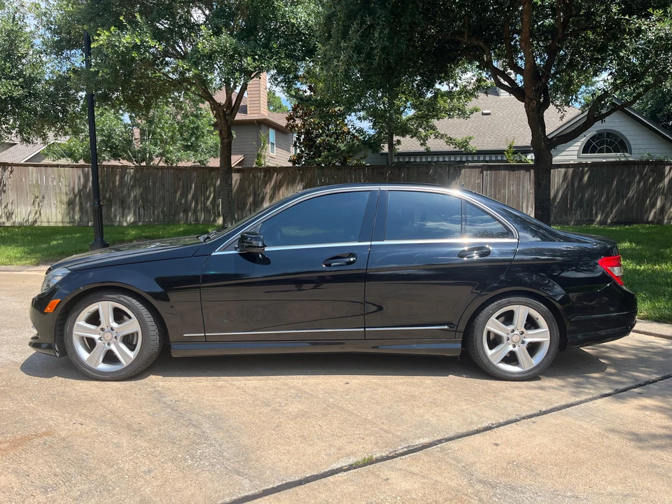 2011 Mercedes-Benz W204 C-Class - Image 14 of 25