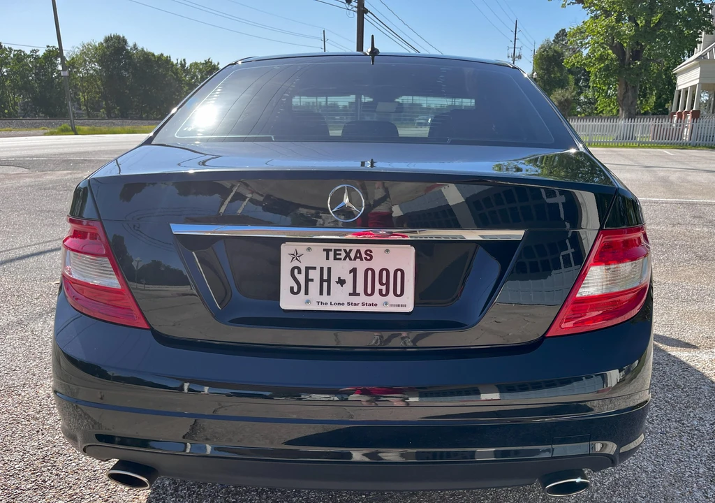 2011 Mercedes-Benz W204 C-Class - Image 18 of 25