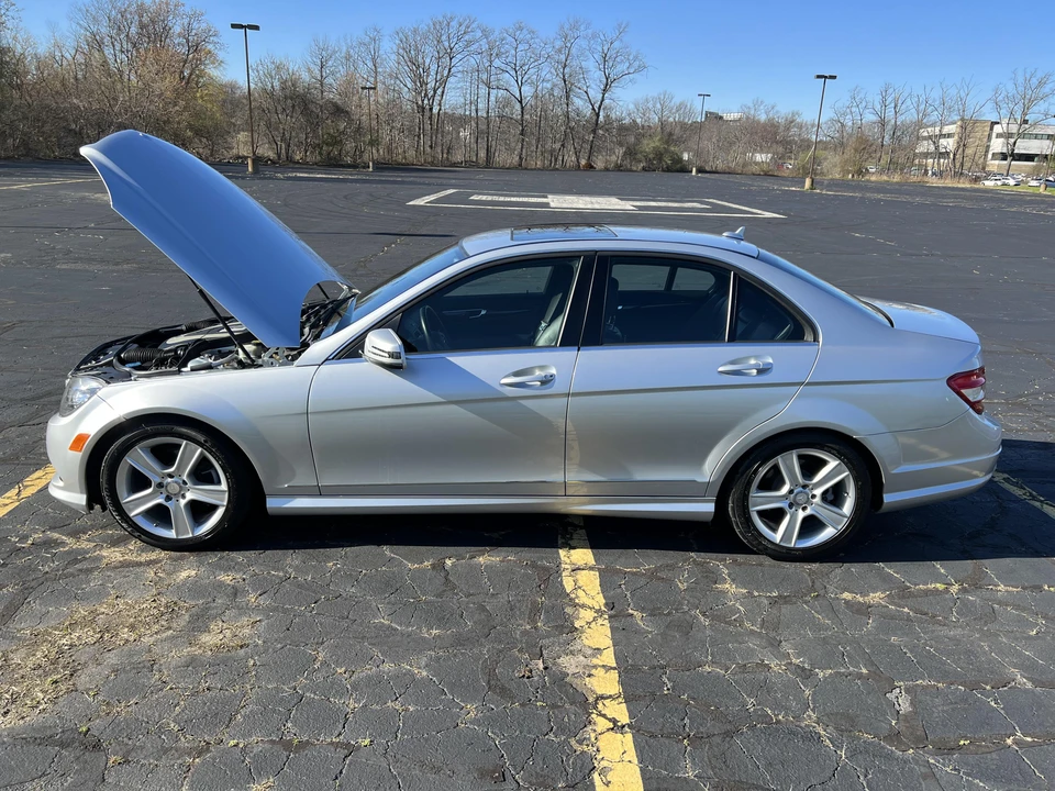 2011 Mercedes-Benz W204 C-Class - Image 7 of 31