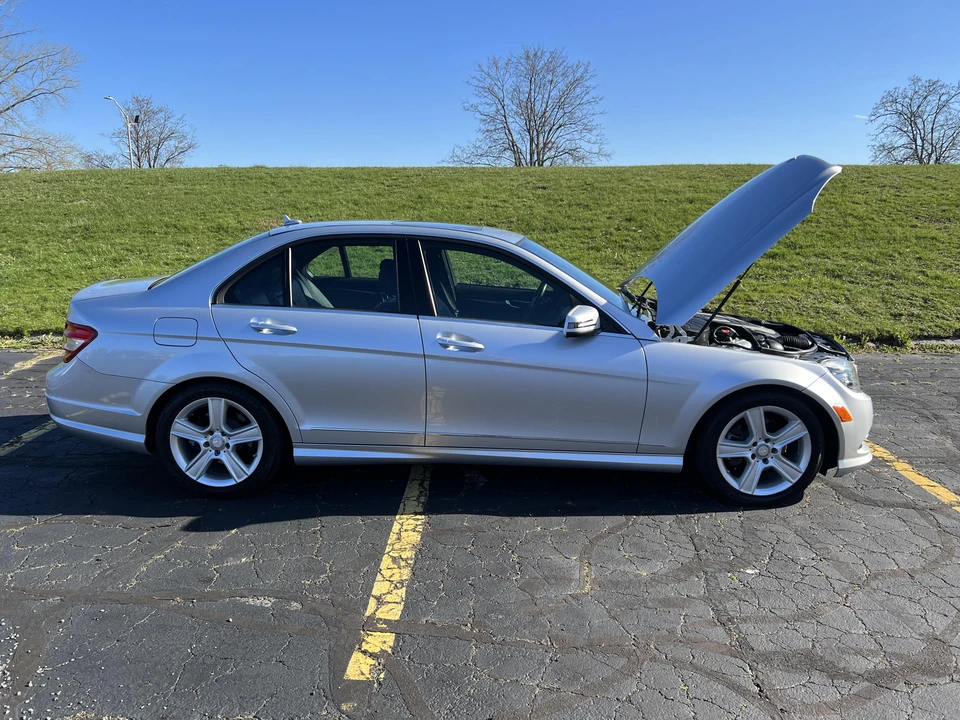 2011 Mercedes-Benz W204 C-Class - Image 12 of 31
