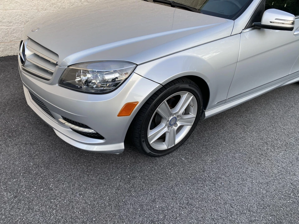 2011 Mercedes-Benz W204 C-Class - Image 11 of 31