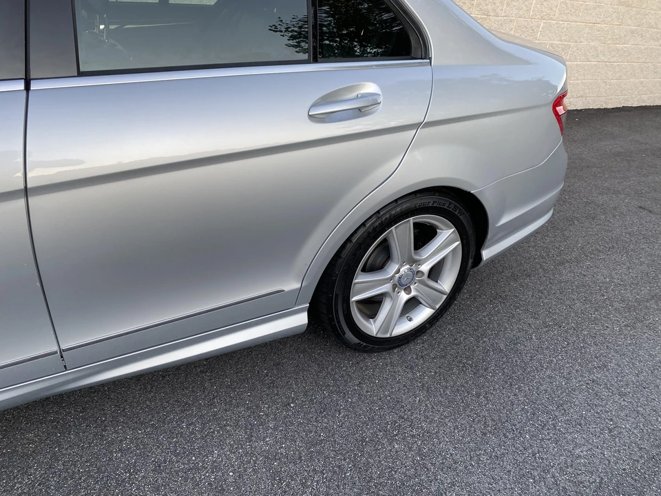 2011 Mercedes-Benz W204 C-Class - Image 17 of 31