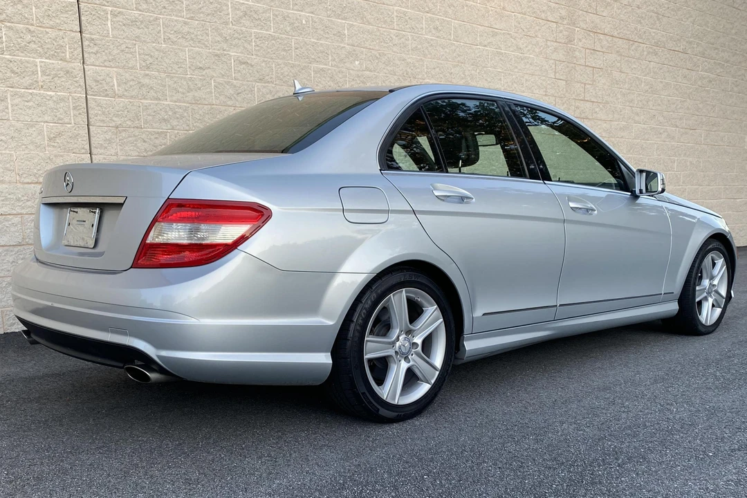 2011 Mercedes-Benz W204 C-Class - Image 9 of 31