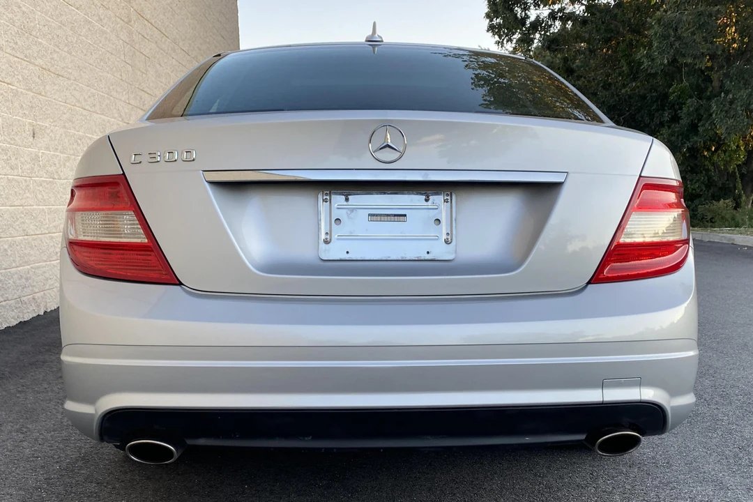 2011 Mercedes-Benz W204 C-Class - Image 5 of 31
