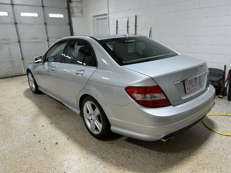 2011 Mercedes-Benz W204 C-Class - Image 9 of 31