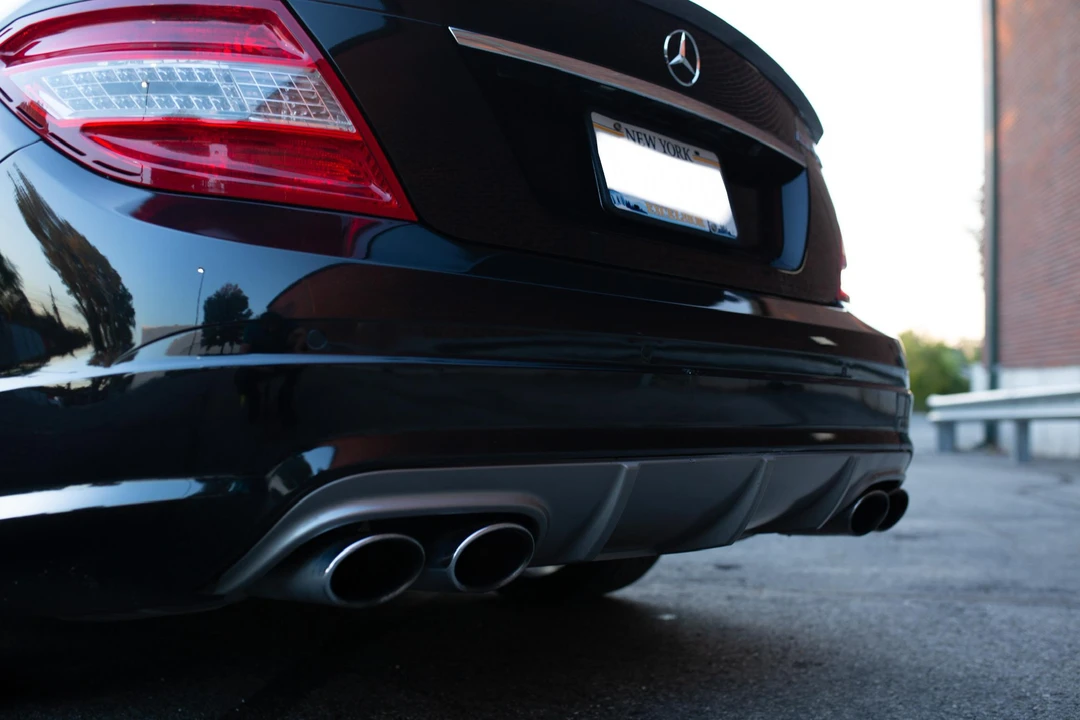 2011 Mercedes-Benz W204 C 63 AMG - Image 7 of 9