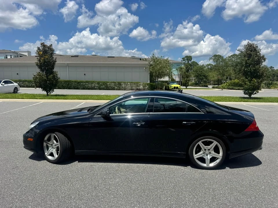 2011 Mercedes-Benz C218 CLS-Class - Image 8 of 15
