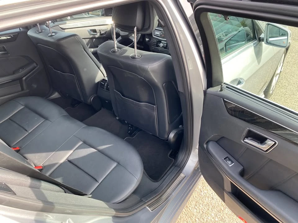 2011 Mercedes-Benz W212 E-Class - Image 11 of 16
