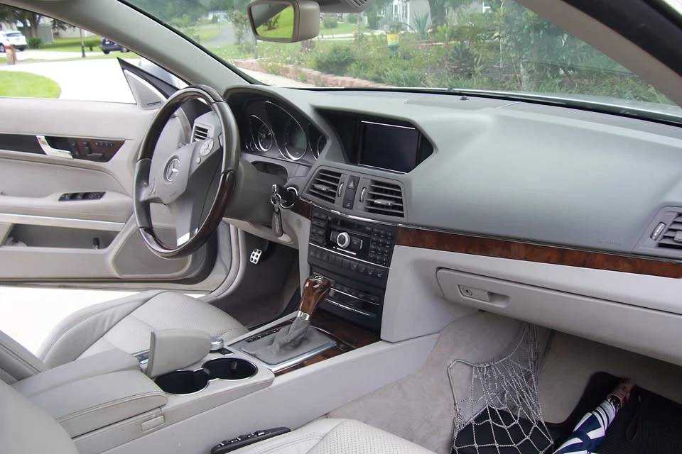 2011 Mercedes-Benz W212 E-Class - Image 13 of 16