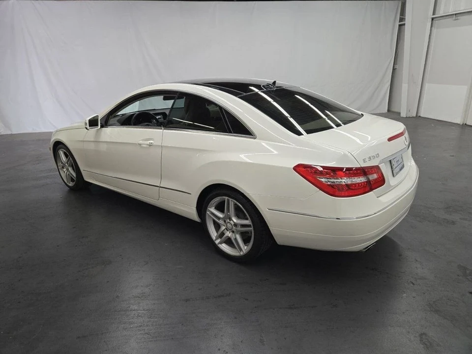 2011 Mercedes-Benz C207/A207 E-Class Coupe & Convertible - Image 2 of 12
