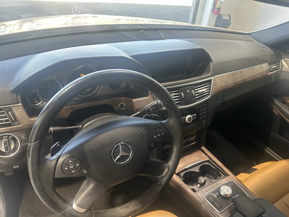 2011 Mercedes-Benz W212 E-Class - Image 16 of 21