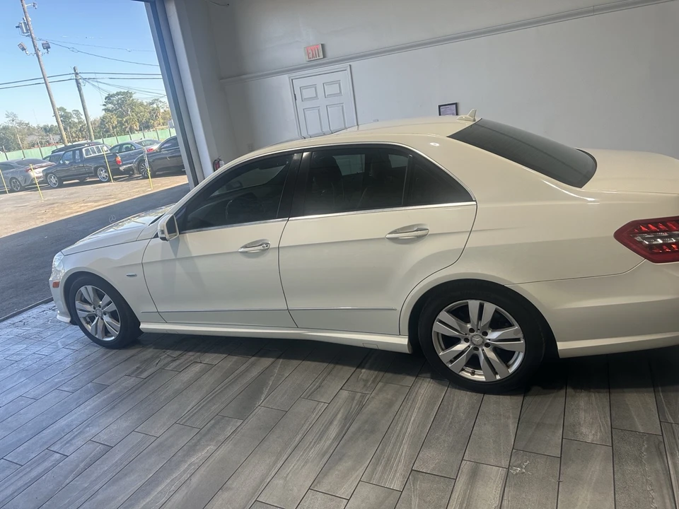 2011 Mercedes-Benz W212 E-Class - Image 9 of 21