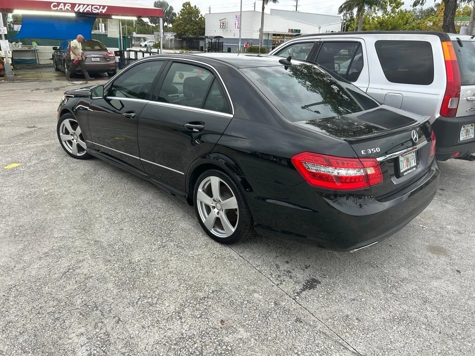 2011 Mercedes-Benz W212 E-Class - Image 8 of 17