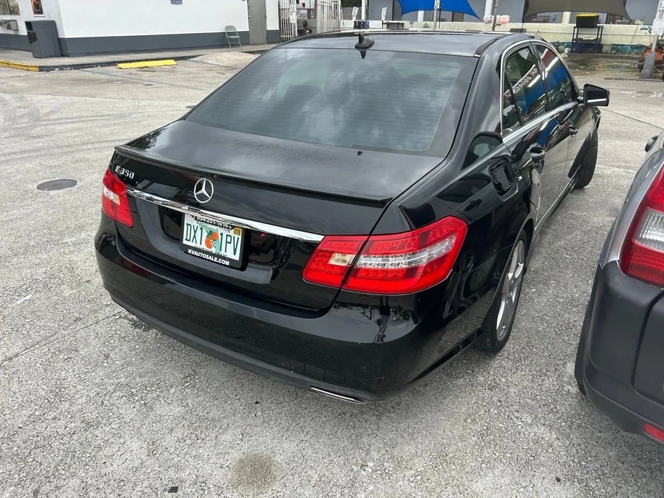 2011 Mercedes-Benz W212 E-Class - Image 11 of 17