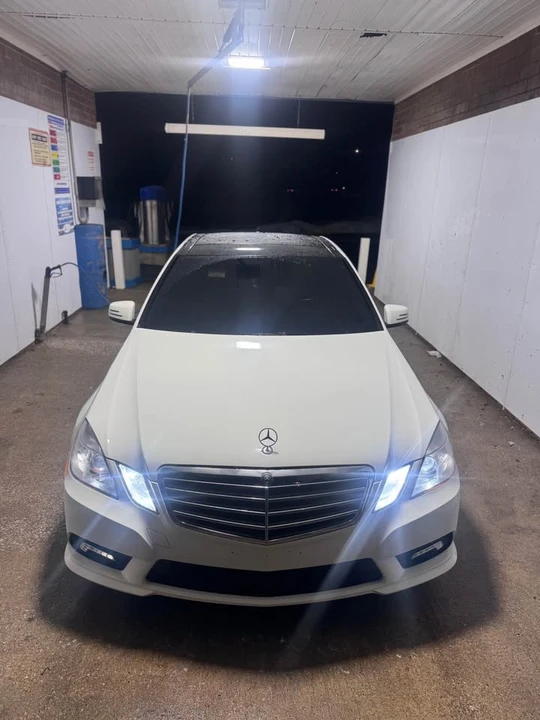 2011 Mercedes-Benz W212 E-Class - Image 9 of 14