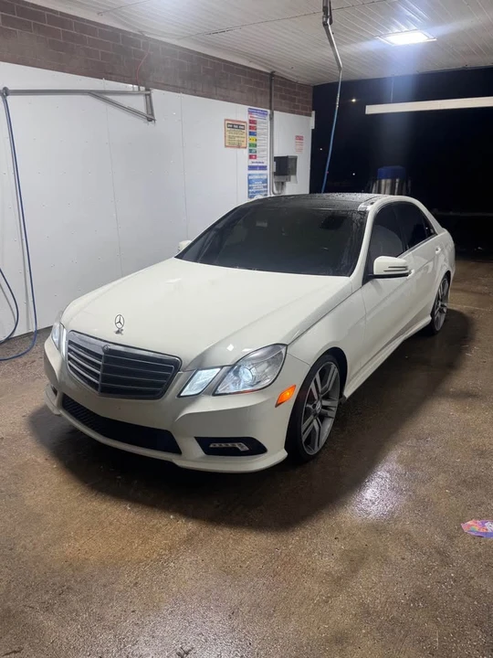 2011 Mercedes-Benz W212 E-Class - Image 3 of 14
