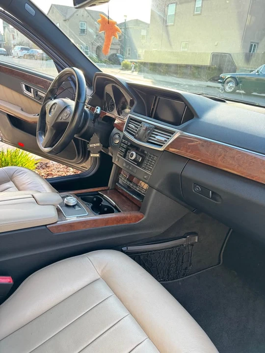 2011 Mercedes-Benz W212 E-Class - Image 8 of 15