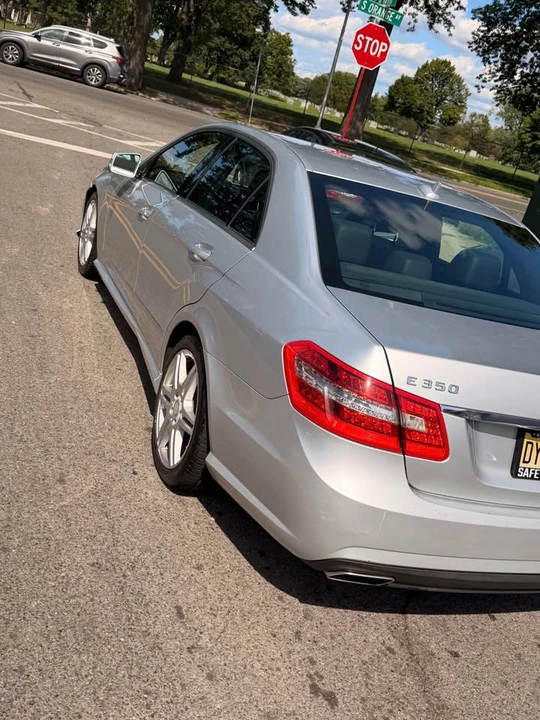 2011 Mercedes-Benz W212 E-Class - Image 3 of 14