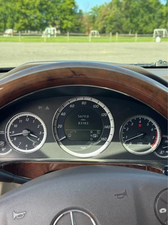2011 Mercedes-Benz W212 E-Class - Image 8 of 12