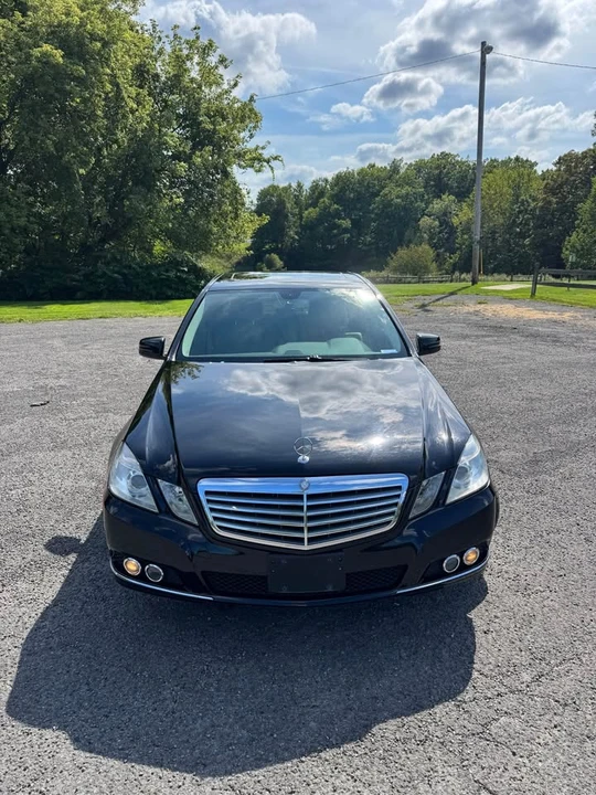 2011 Mercedes-Benz W212 E-Class - Image 2 of 12