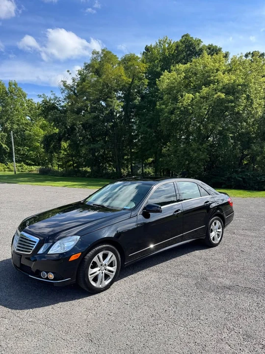 2011 Mercedes-Benz W212 E-Class - Image 3 of 12