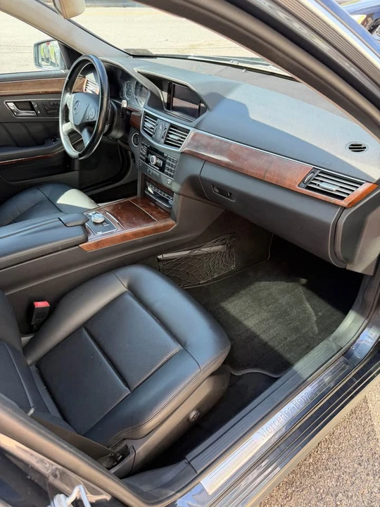 2011 Mercedes-Benz W212 E-Class - Image 11 of 17