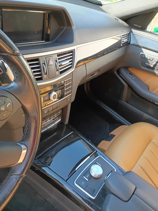 2011 Mercedes-Benz W212 E-Class - Image 15 of 19