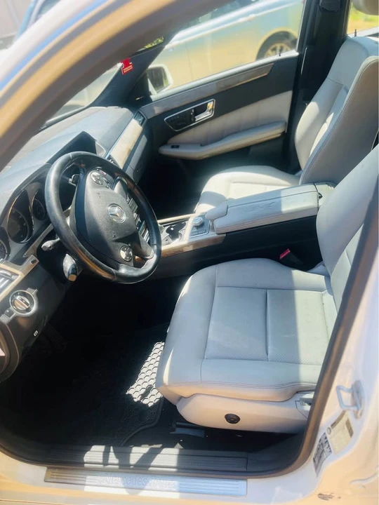 2011 Mercedes-Benz W212 E-Class - Image 18 of 20
