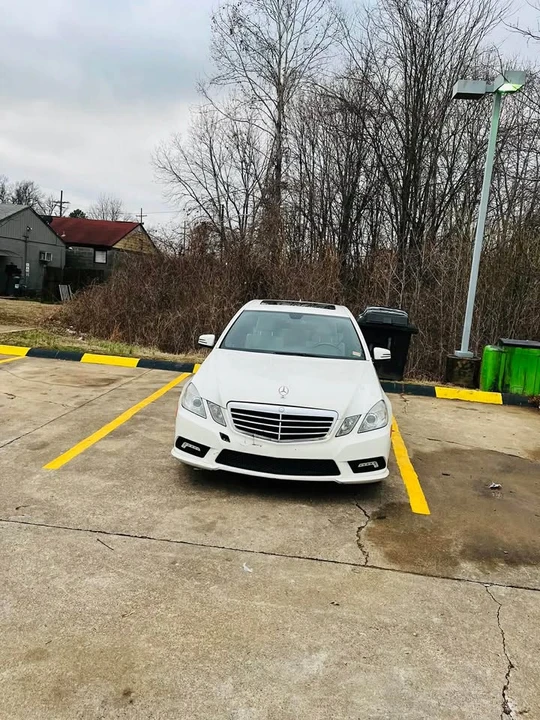 2011 Mercedes-Benz W212 E-Class - Image 6 of 20