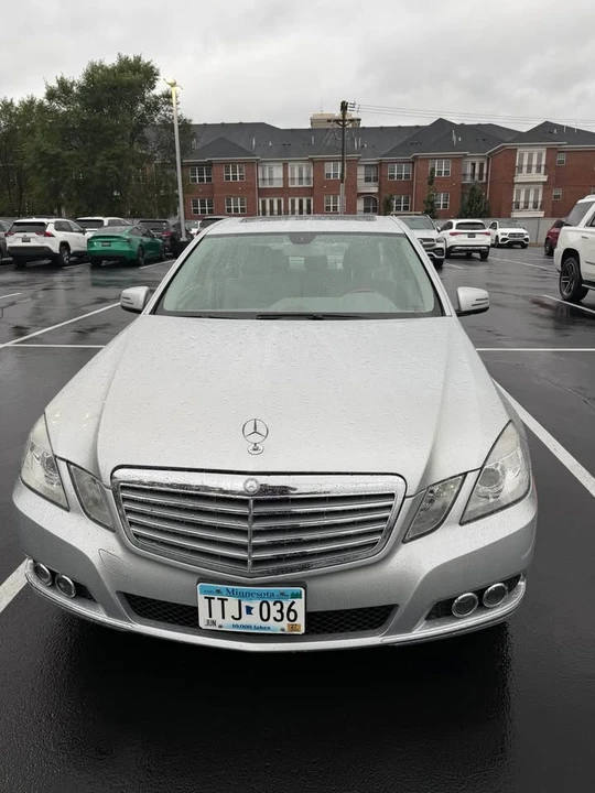 2011 Mercedes-Benz W212 E-Class - Image 2 of 20
