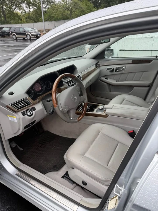 2011 Mercedes-Benz W212 E-Class - Image 9 of 20