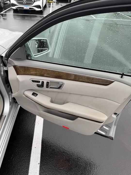 2011 Mercedes-Benz W212 E-Class - Image 15 of 20