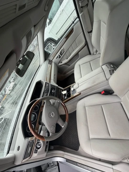 2011 Mercedes-Benz W212 E-Class - Image 10 of 20