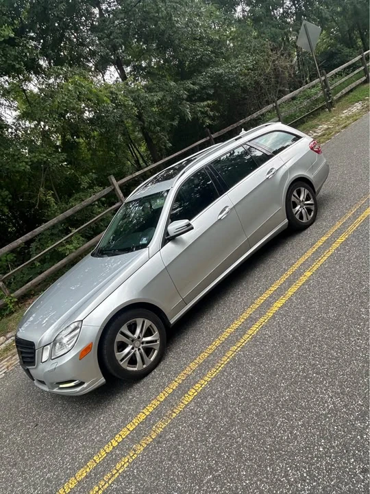 2011 Mercedes-Benz W212 E-Class - Image 2 of 13